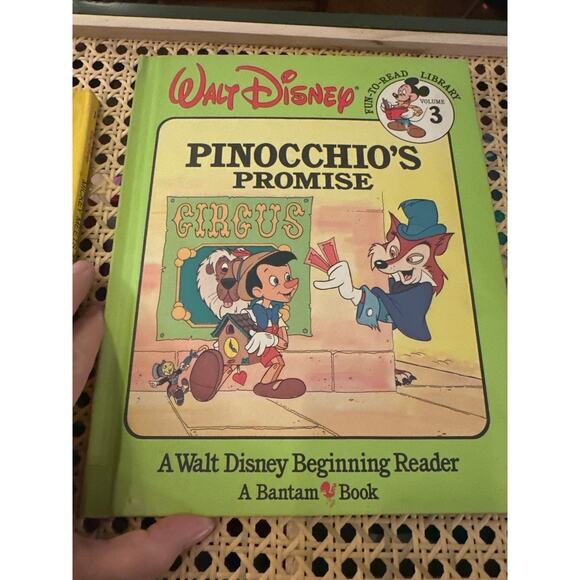 Set of 2 Walt Disney Fun to Read Mickey Meets the Giant & Pinocchio’s Promise - Picture 8 of 13